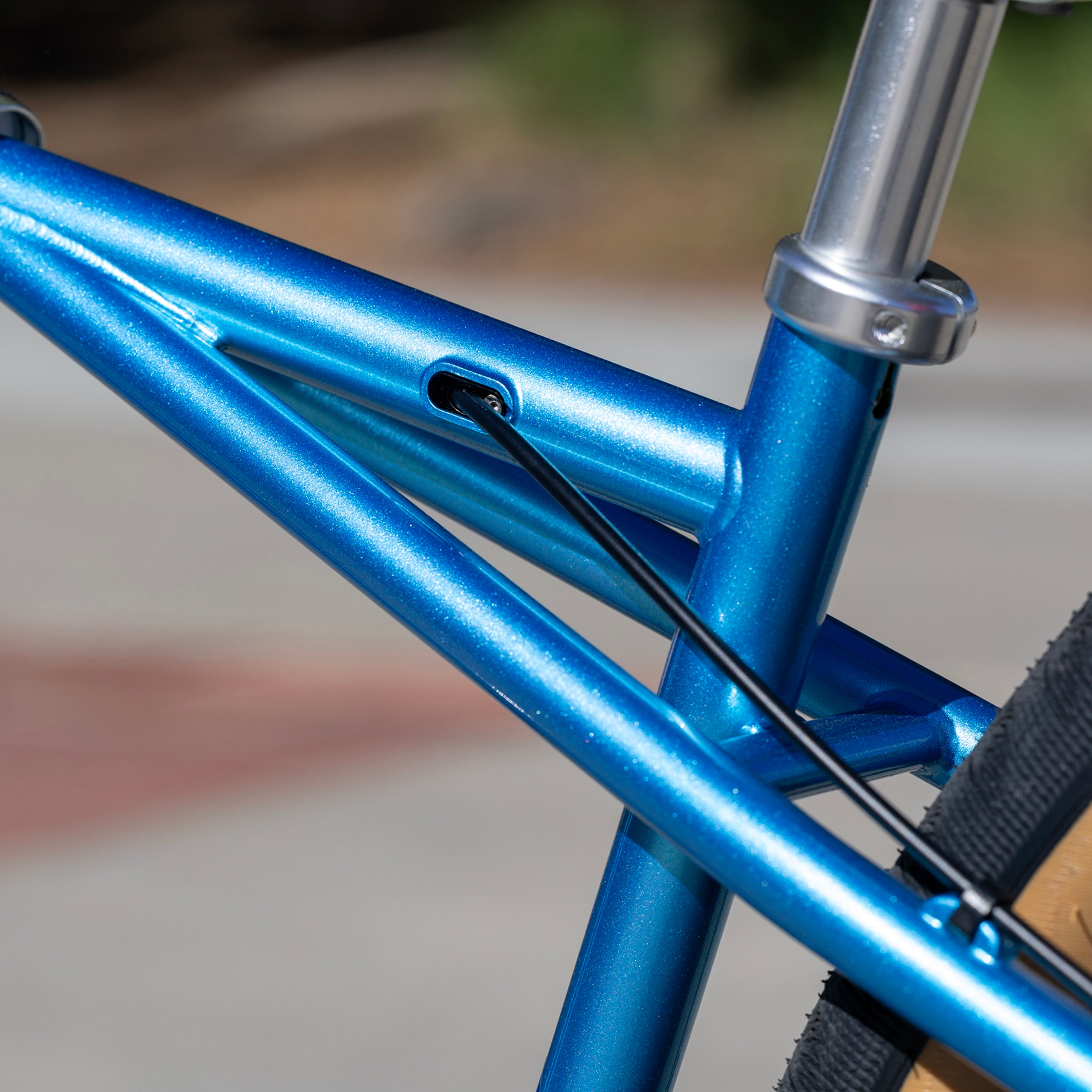 Colossal Quadangle 32"